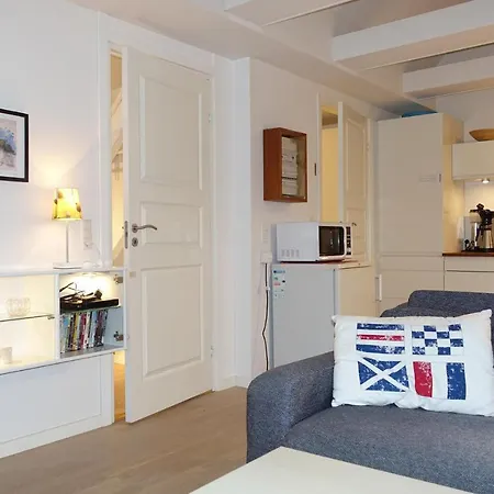 Apartamento Lovely In With House Sea View